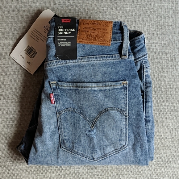 Levi's Denim - NWT Levi's 721 Sculpt Denim 27x30